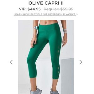 NWOT green fabletics capris