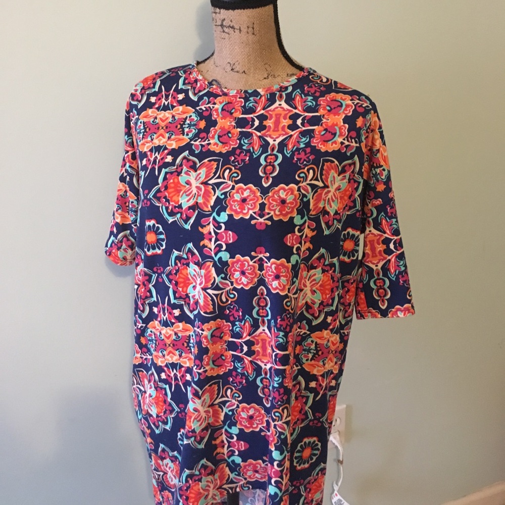 New with tags. LulaRoe blouse.