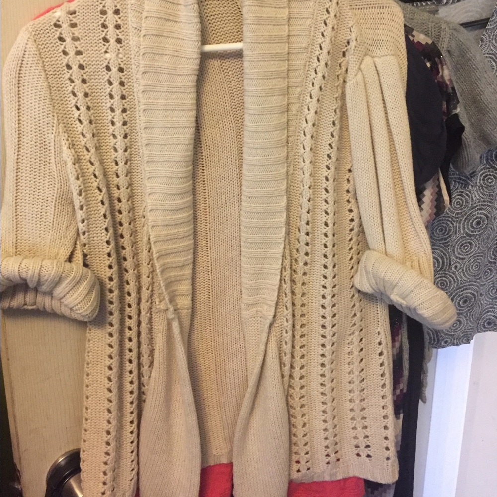Short sleeve sweater