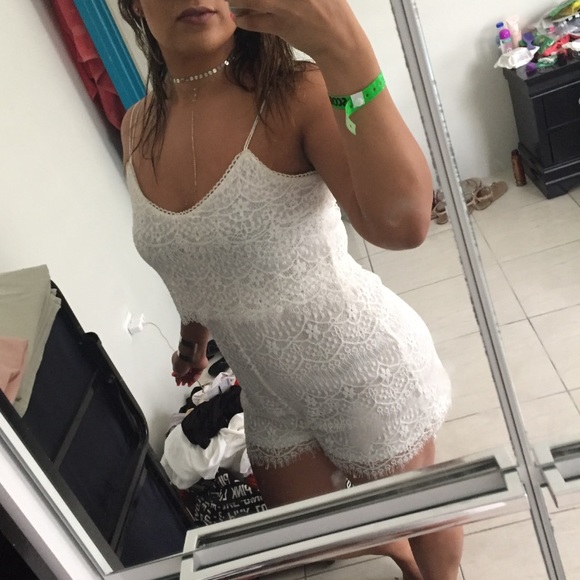 White lace romper - Picture 4 of 6