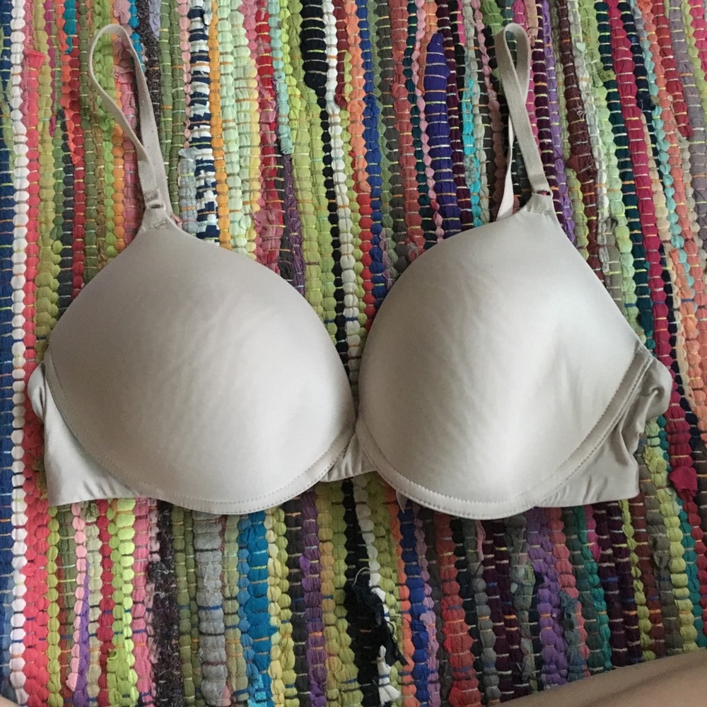 Light nude t-shirt bra