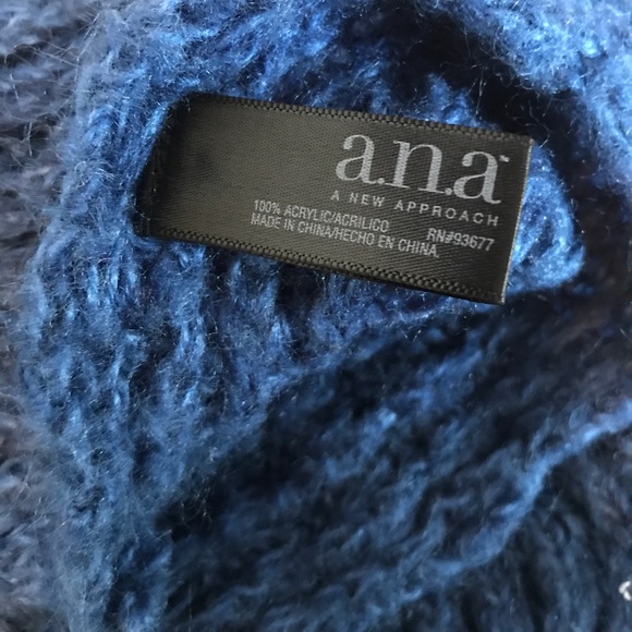 ❄️❄️❄️SOLD❄️❄️❄️Infinity scarf - Picture 3 of 3