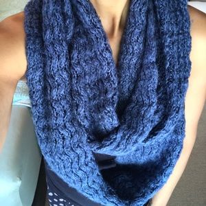 ❄️❄️❄️SOLD❄️❄️❄️Infinity scarf