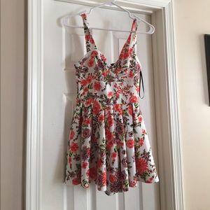 White Floral Romper 💁🏽