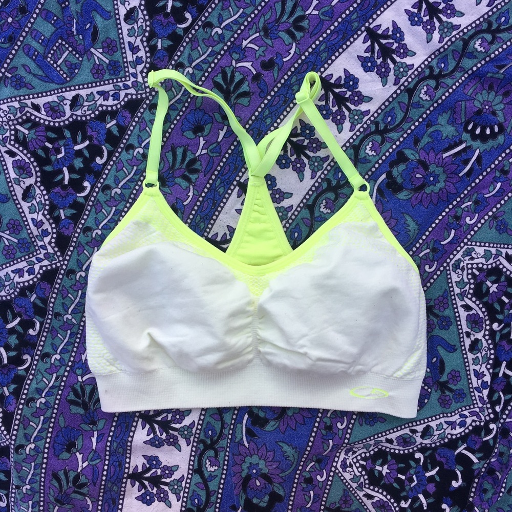 sports bra