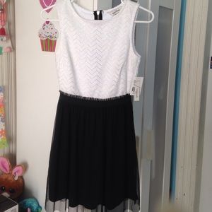 Pretty Black and white dress