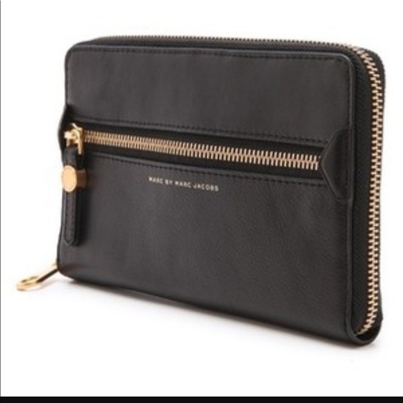 ISO Marc Jacobs Globetrotter Wallet