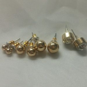 Four pairs of gold earrings