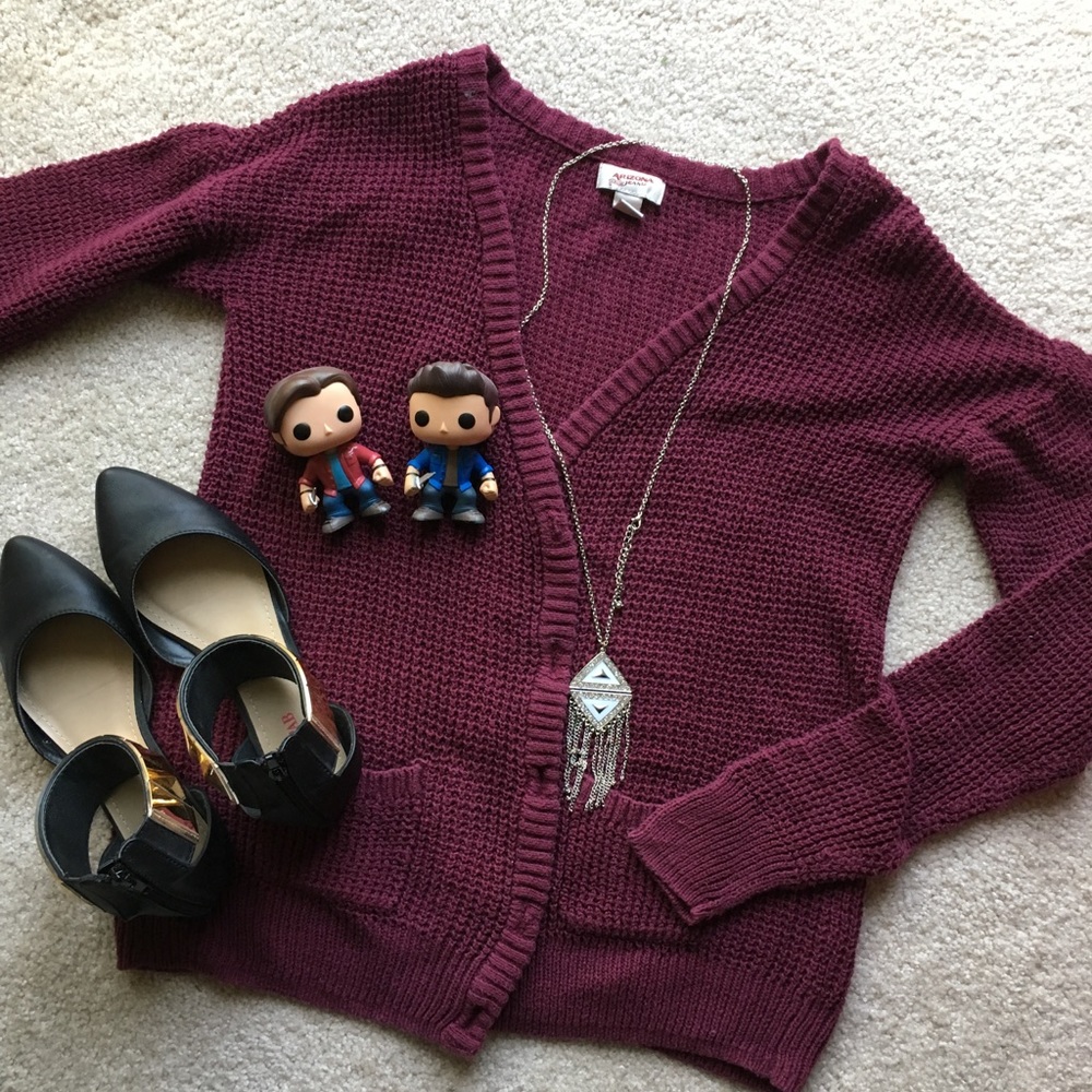 ❌SOLD❌ 🌸 Maroon Cardigan 🌸