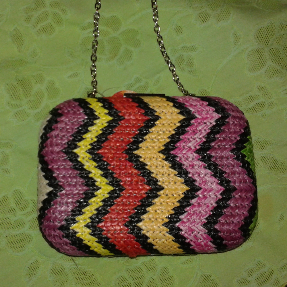 EXPRESSIONS~NYC BAG~NWT~
