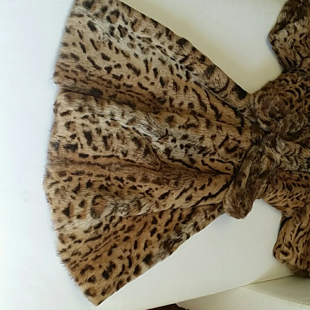 Make an Entrance designer leopard print  fur coat - Picture 3 of 12