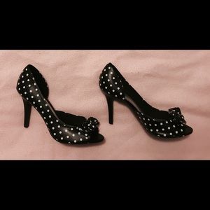 Retro polkadot heels.