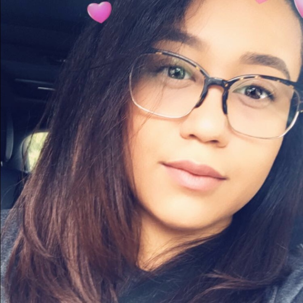 Meet your Posher, Alexia