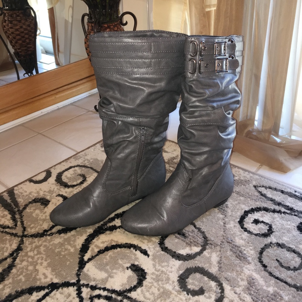 Grey boots