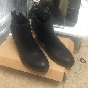 Final price ⬇️ Black booties Avail. until Tuesday