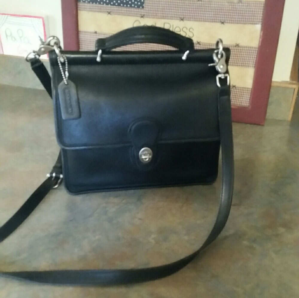 authentic vintage coach bag. rarely used.