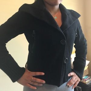 Cropped black jacket