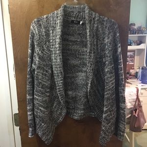 Speckled White and black flowy cardigan