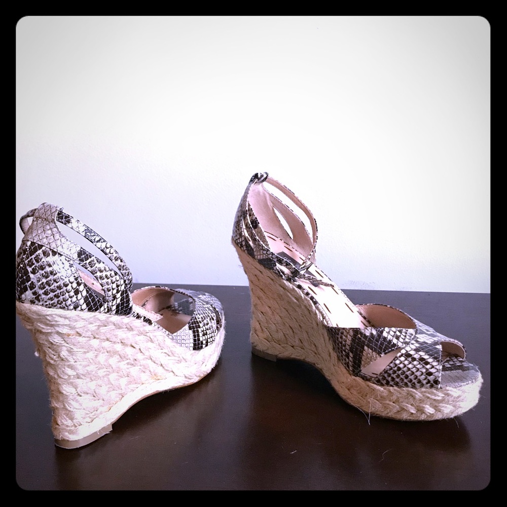 Snake skin printed wedge sandals
