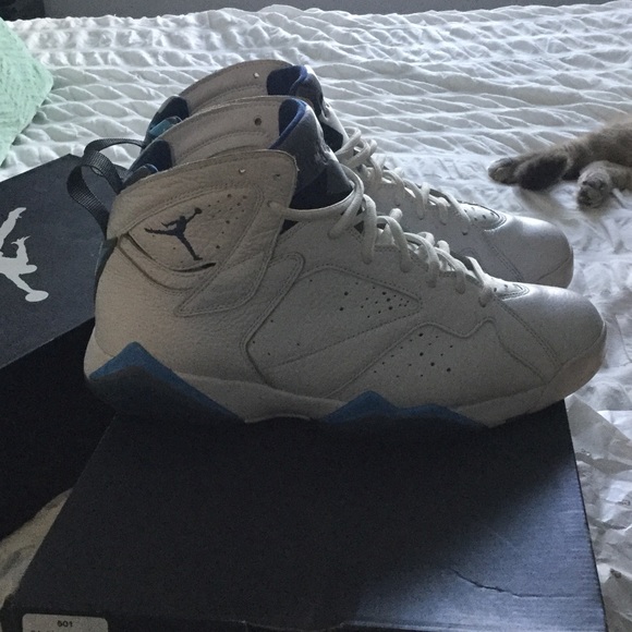 Retro 7s - Picture 3 of 4