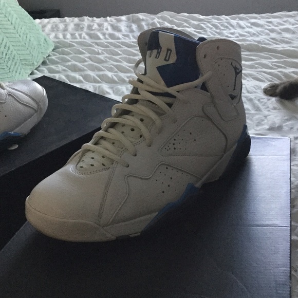 Retro 7s - Picture 4 of 4