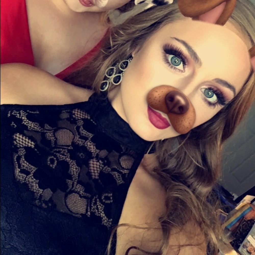 Meet your Posher, Claire