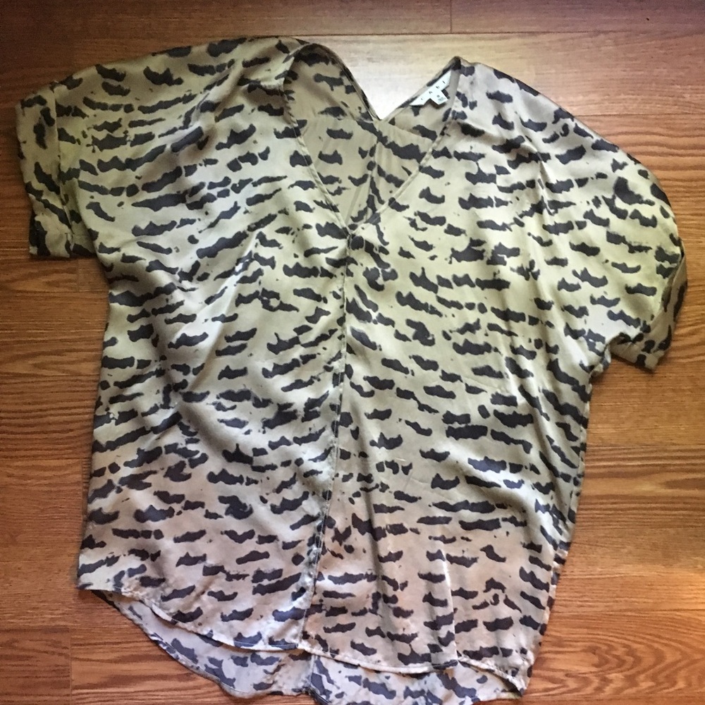 Cabi size small silky shirt