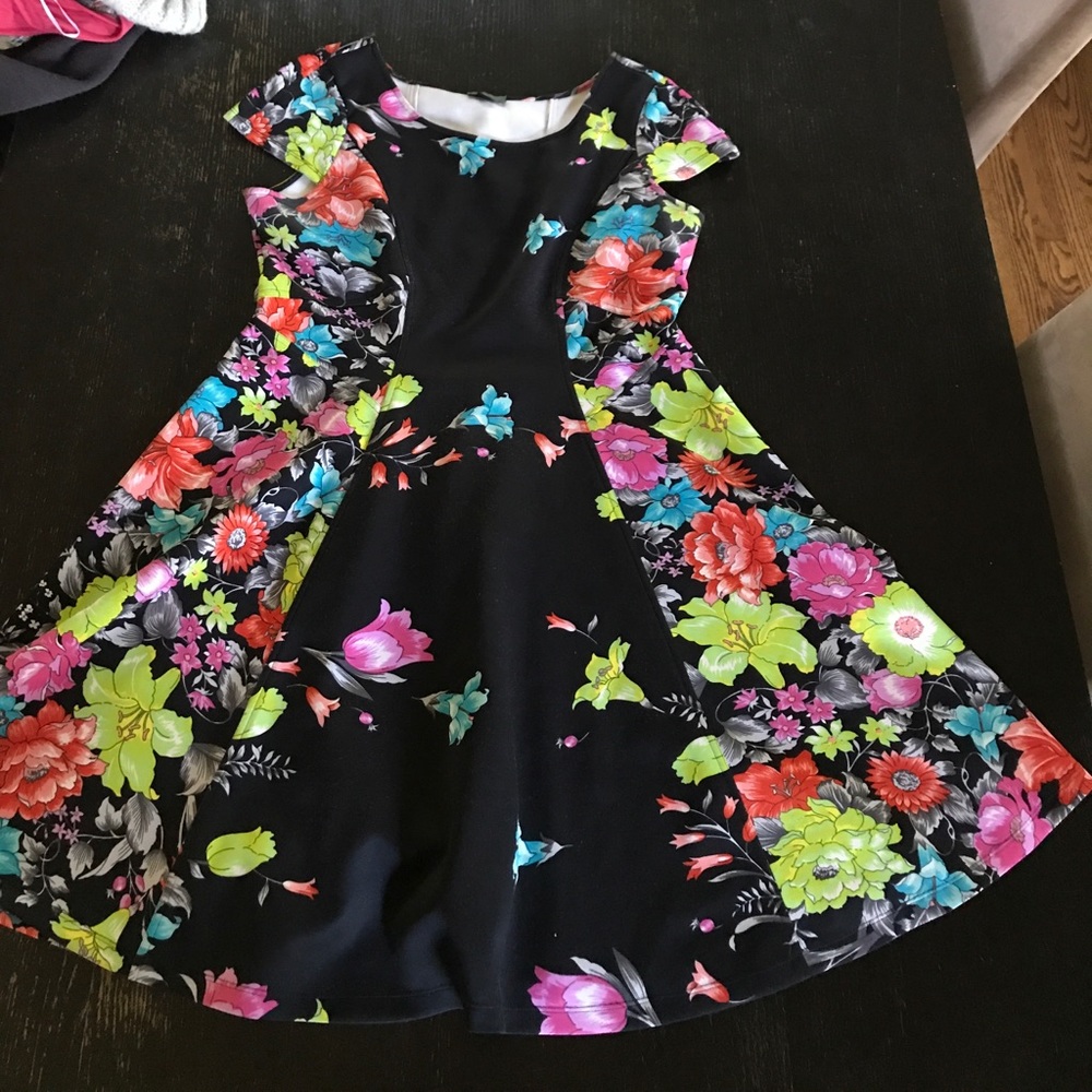 Colorful dress!