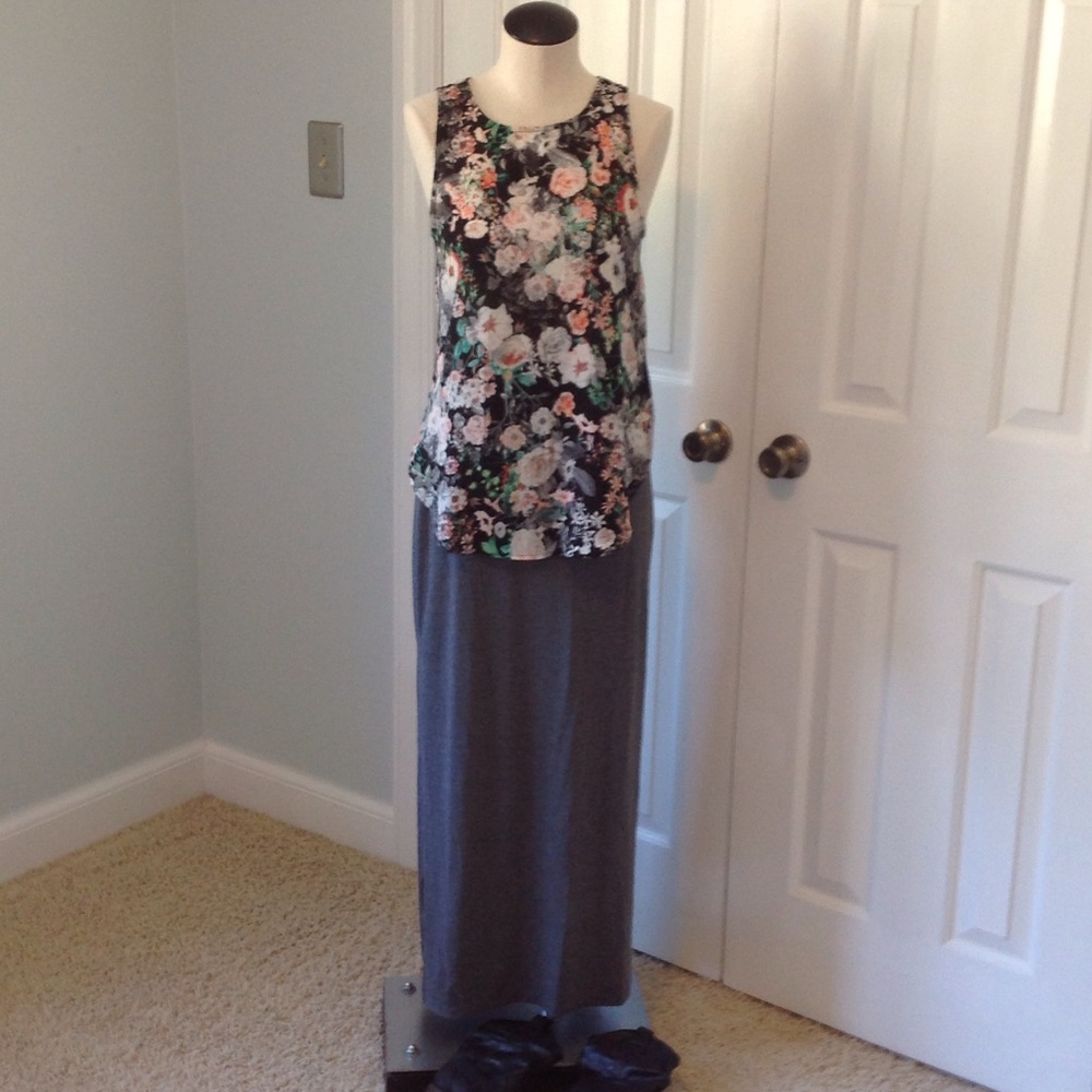 BOGO‼️Beautiful floral top