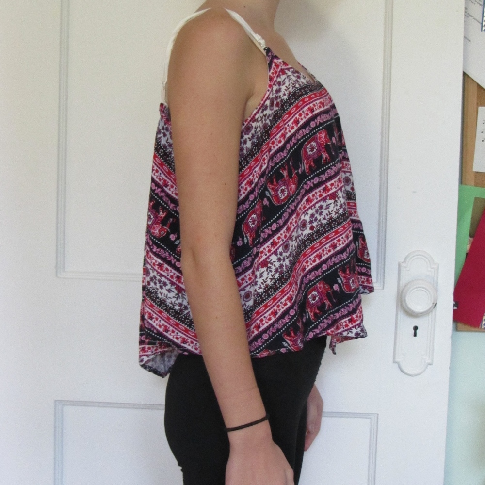 Patterned Flowy Tank Top - Picture 3 of 4
