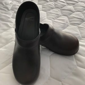 Dansko like new clog