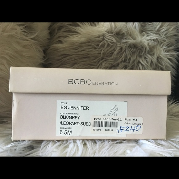 BCBG Generation Jennifer - Picture 3 of 3