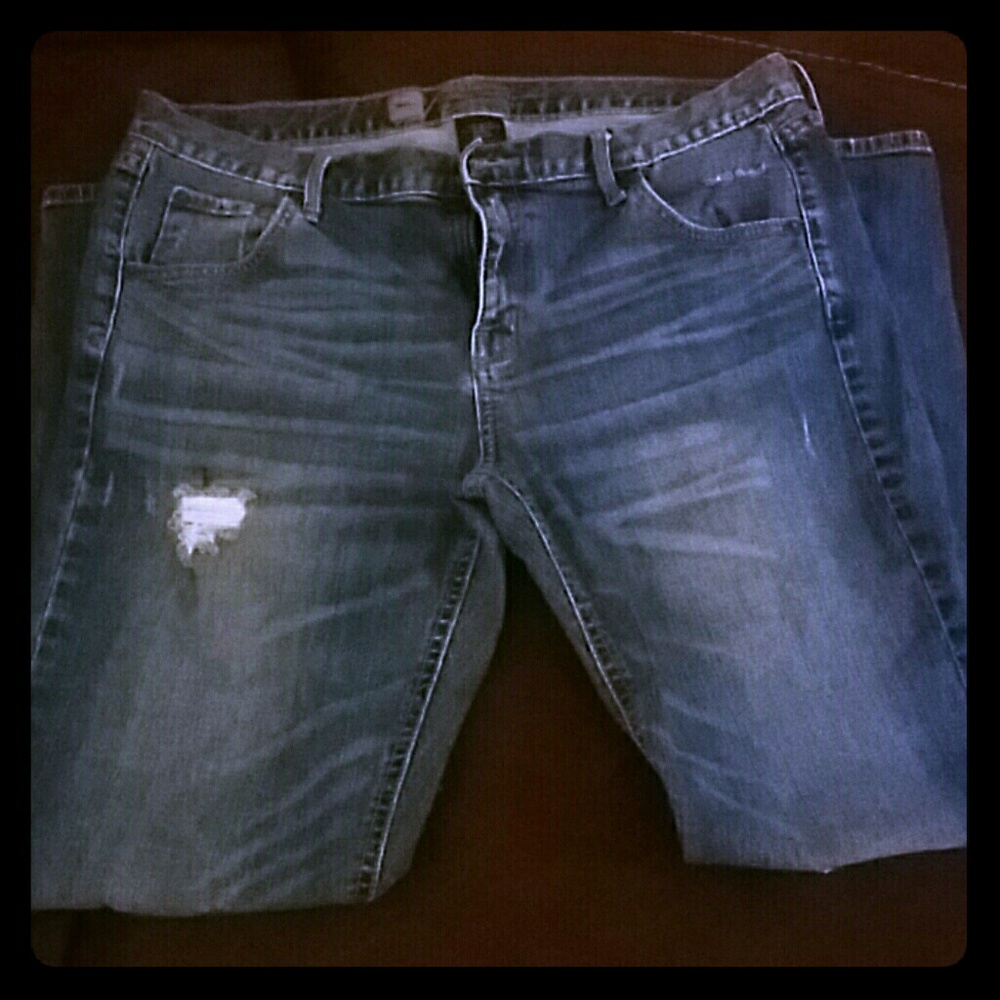 Distressed skinny boyfriend jeans