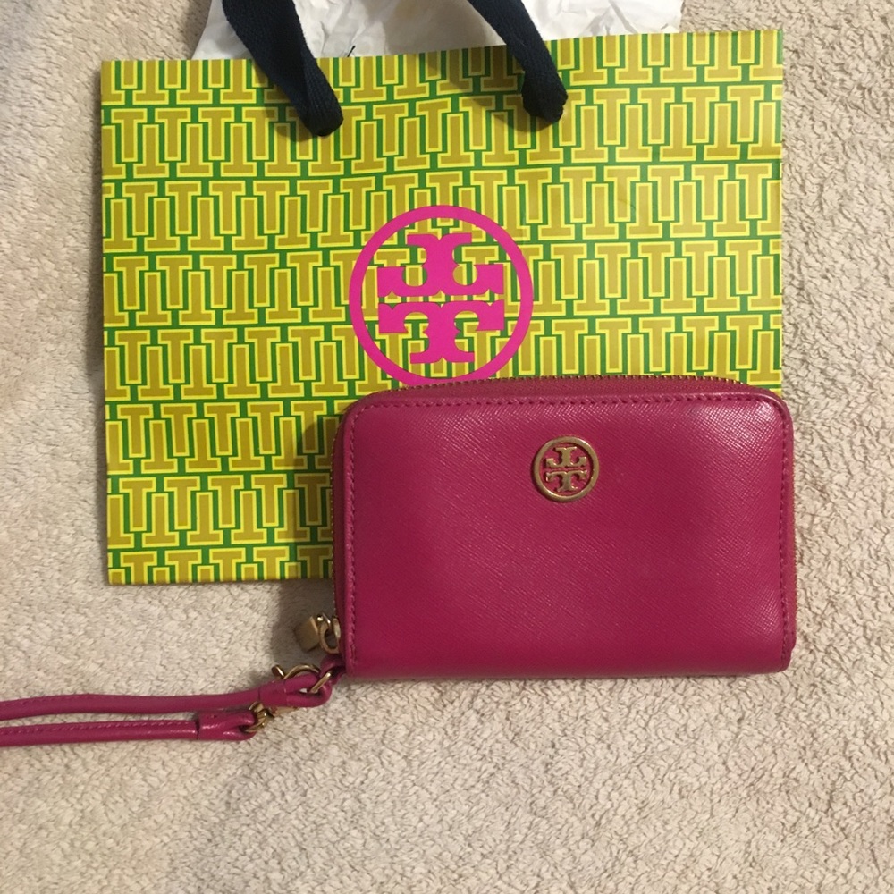 Tory Butch wristlets wallet