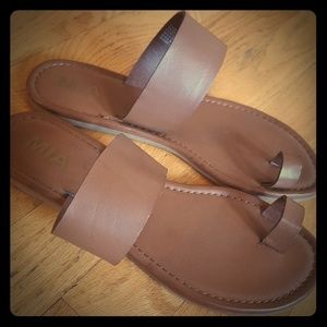 MIA toe ring sandal brown size 7.5 NEW