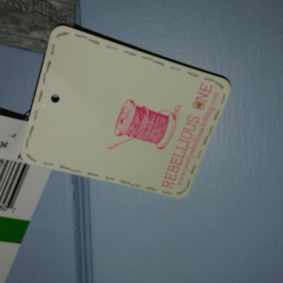 ***SOLD***LEAVE ME ALONE METALLIC Tee - Picture 2 of 8