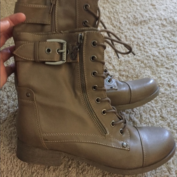 guess tan boots