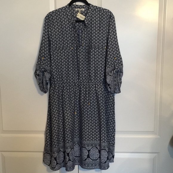 Dresses & Skirts - NWT Blue Floral Dress lace up neck 3x Metal Gromet