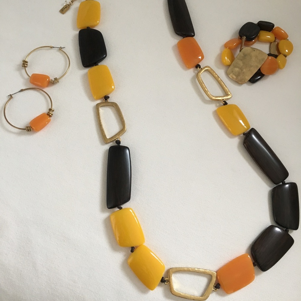 Retro style necklace, earrings and bracelet