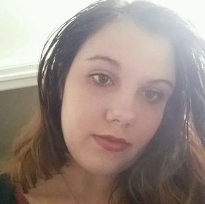 Meet your Posher, Lara