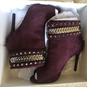 BNWT Schutz Cabernet Suede stiletto booties
