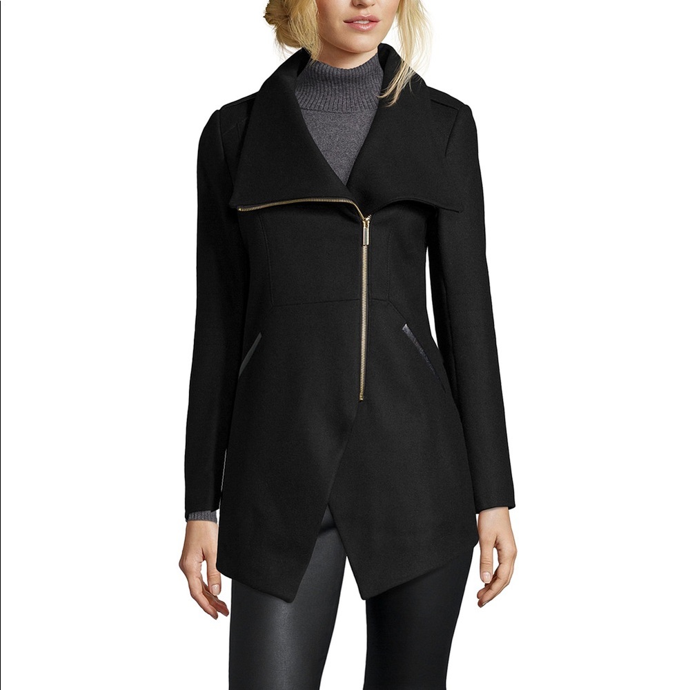 NWOT wool French Connection coat. Size: M