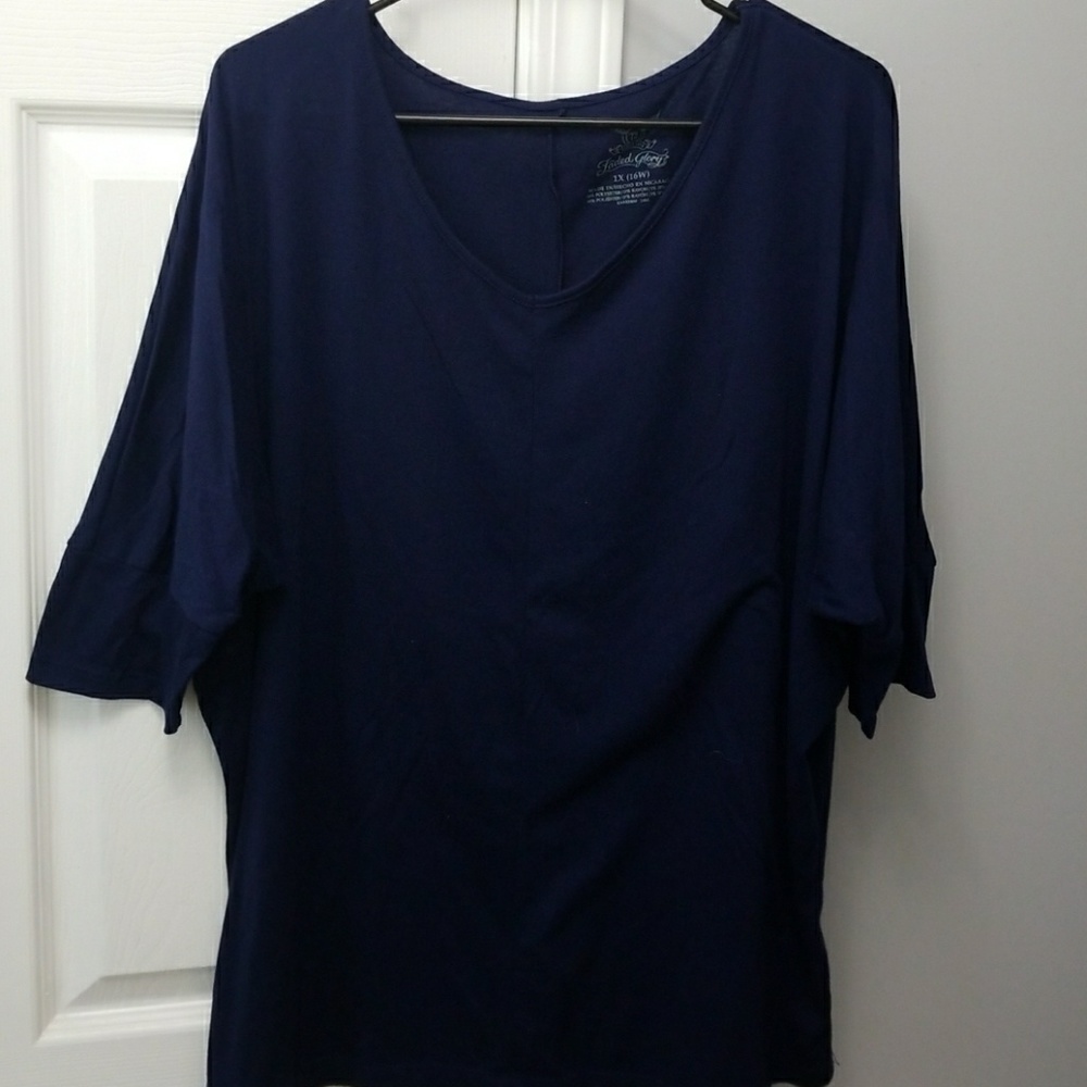 Navy 3/4 sleeve top