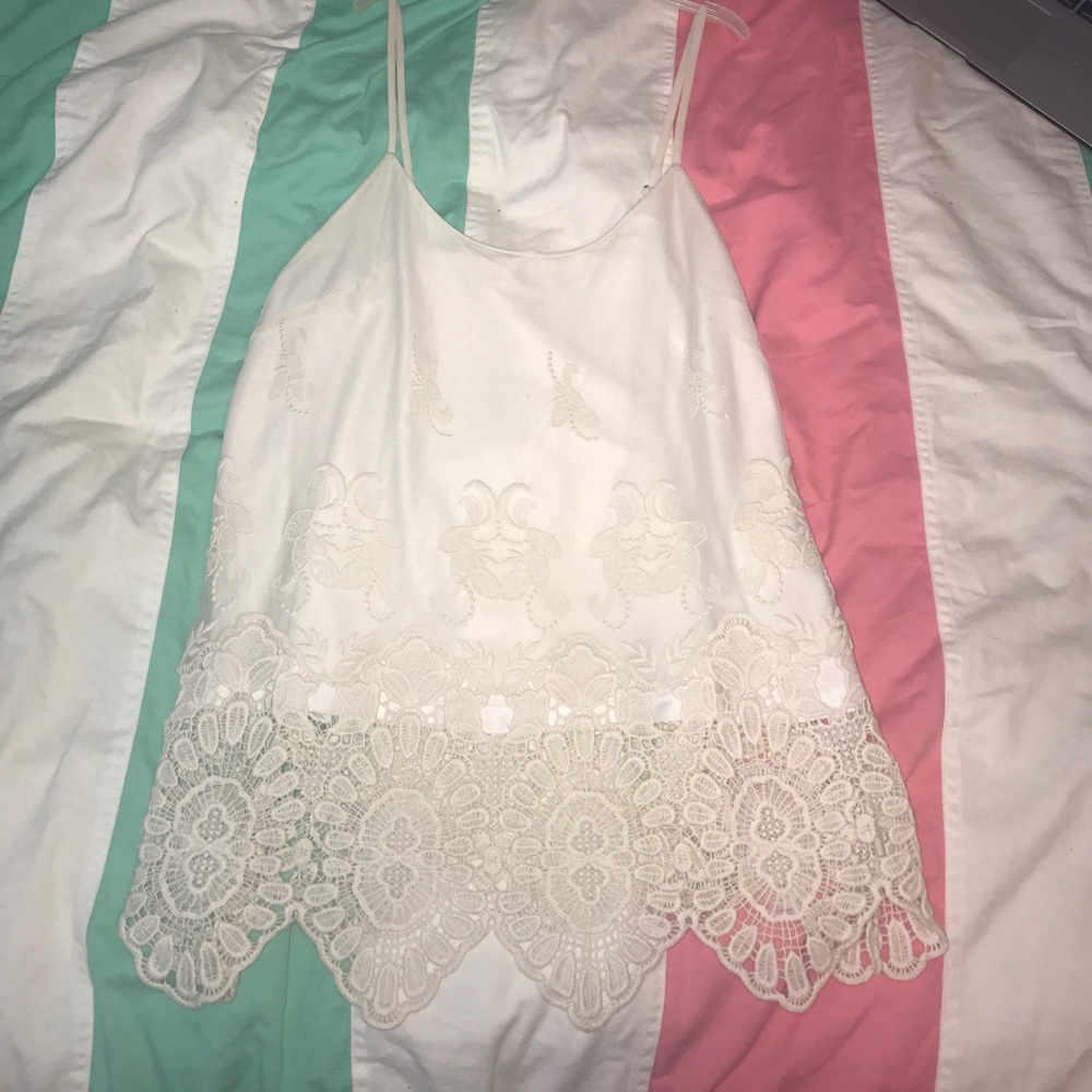 Adorable lace tank top! Make offers 🤗