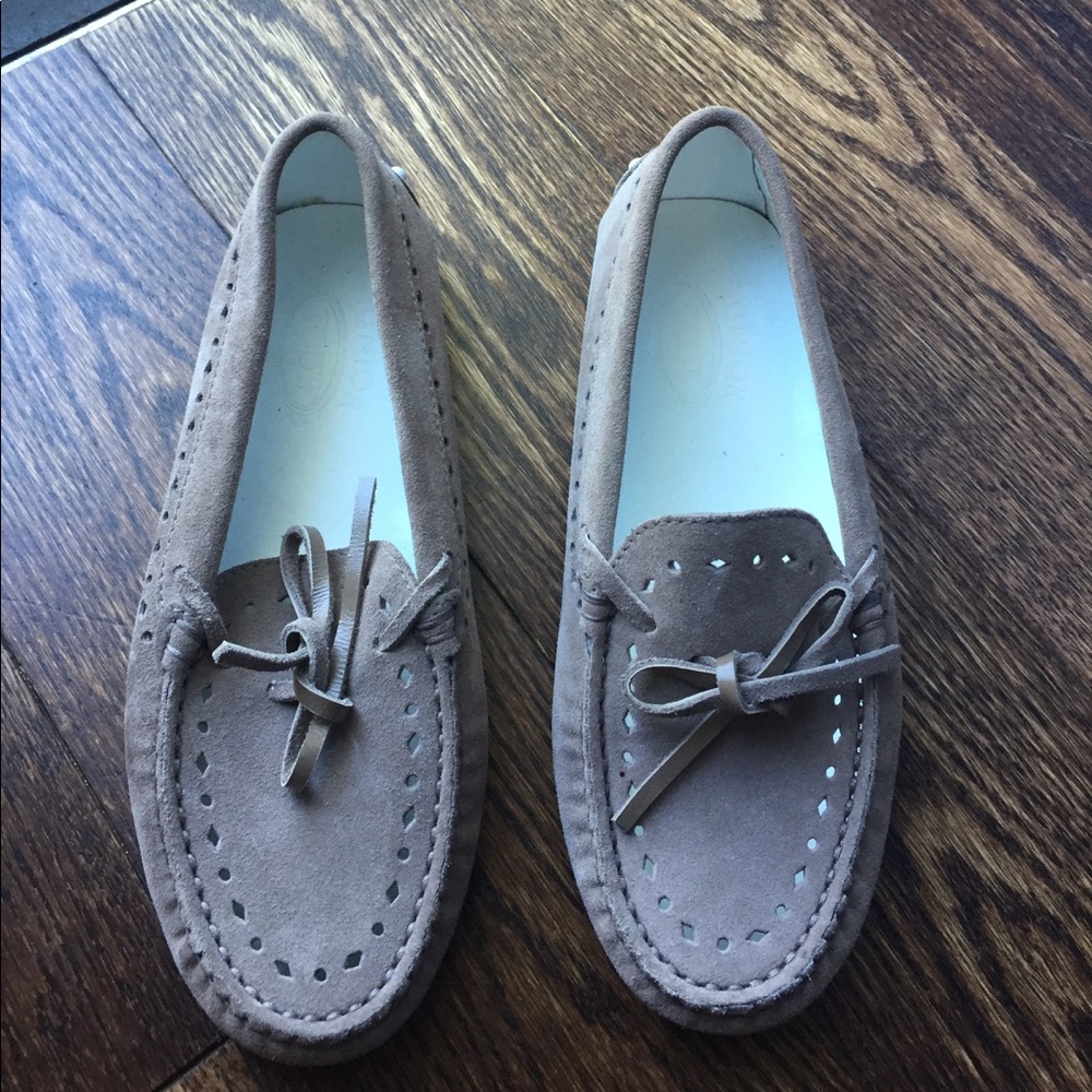 Tods girls loafers