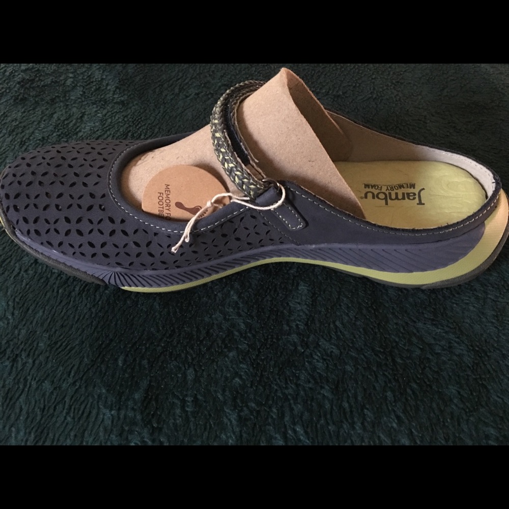 Jambu Slides