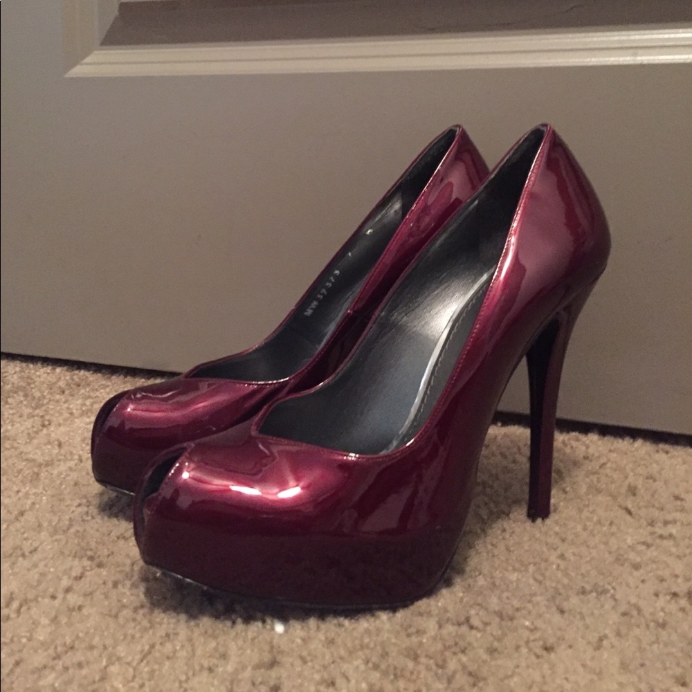 Stuart Weitzman Deep Red Pump