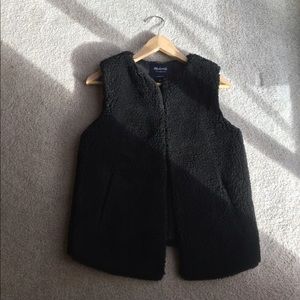 Madewell Faux-Shearling Vest in XS