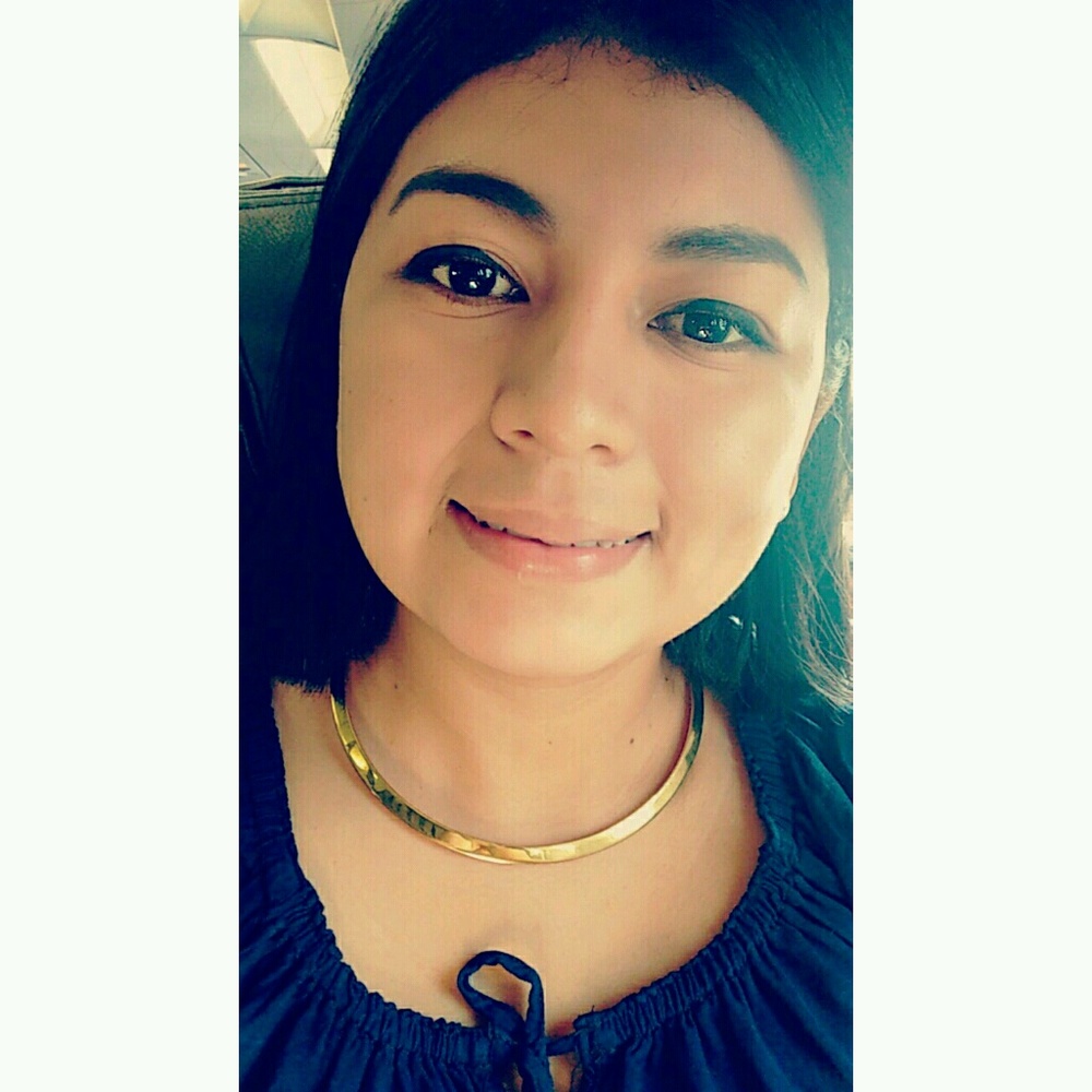 Meet your Posher, Roxana