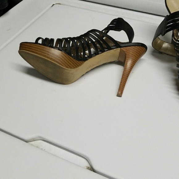 Black 4" sandals - Picture 2 of 3